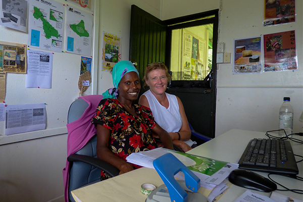 Sani Bebe and Ana Terry Malampa Travel Malekula 2017 Photo credit Don Hunter